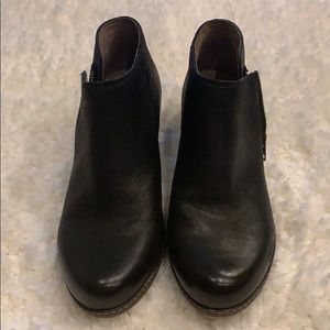 Dansko Leyla Walking Black booties size 9
